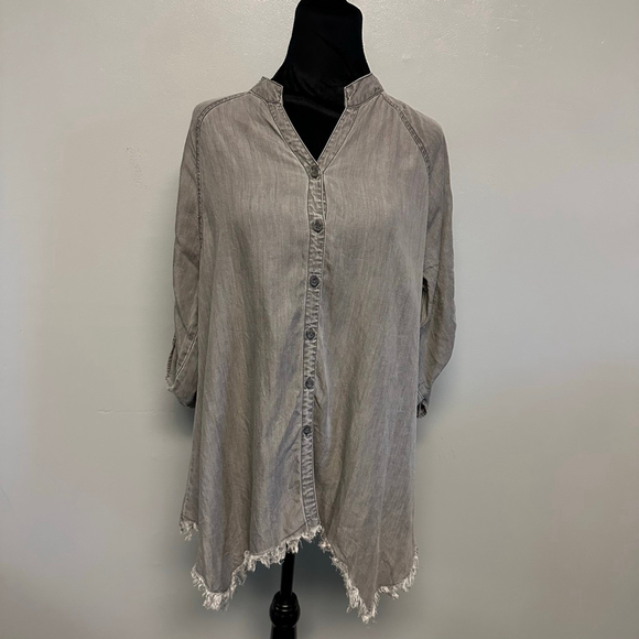 Hester & Orchard Tops - Women's Hester & Orchard Gray Tunic Top with Frayed Hem - Size Large 100% tencel